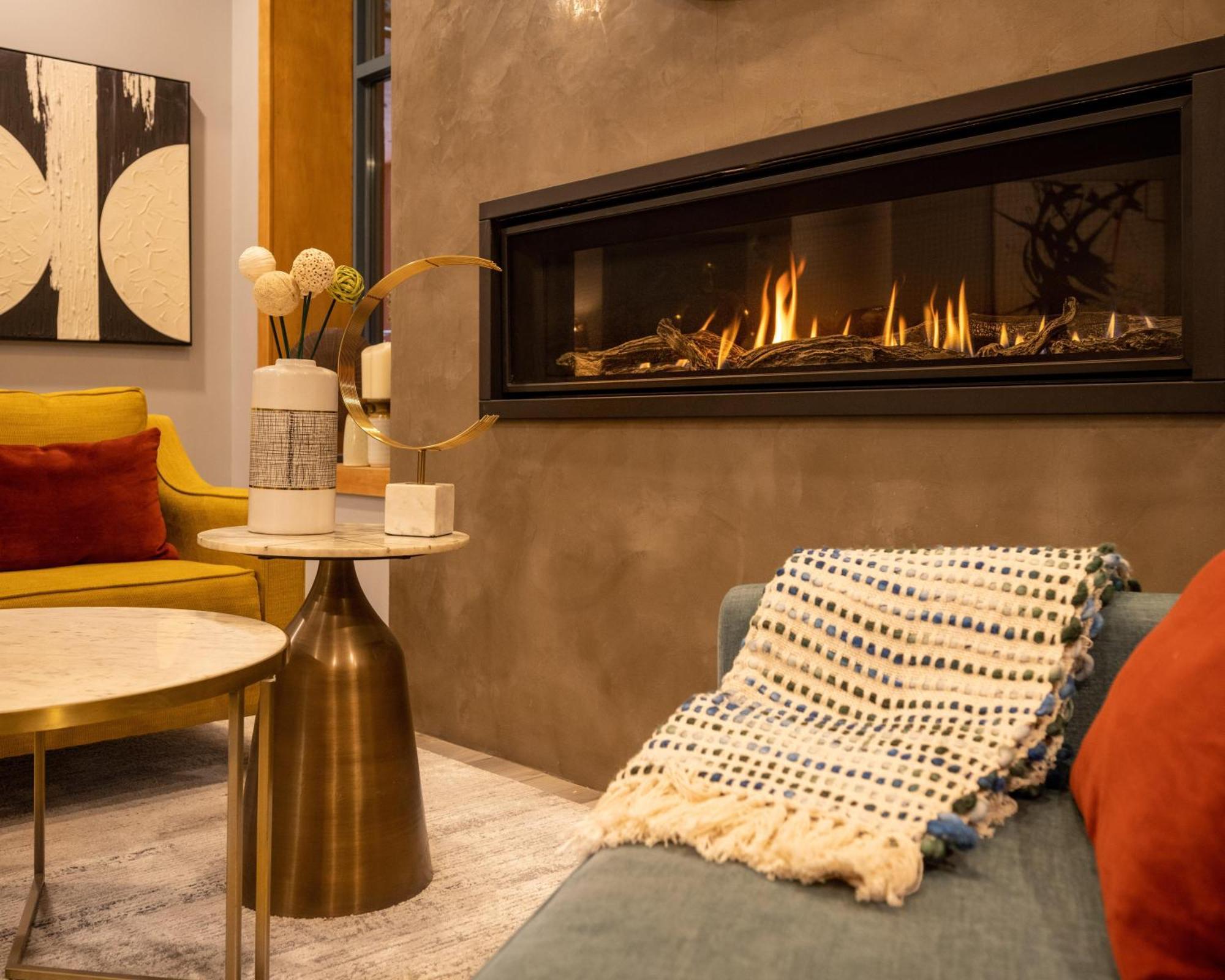 Alpenglow Lodge Family Studio With Murphy Bed By Mva Γουίστλερ Εξωτερικό φωτογραφία