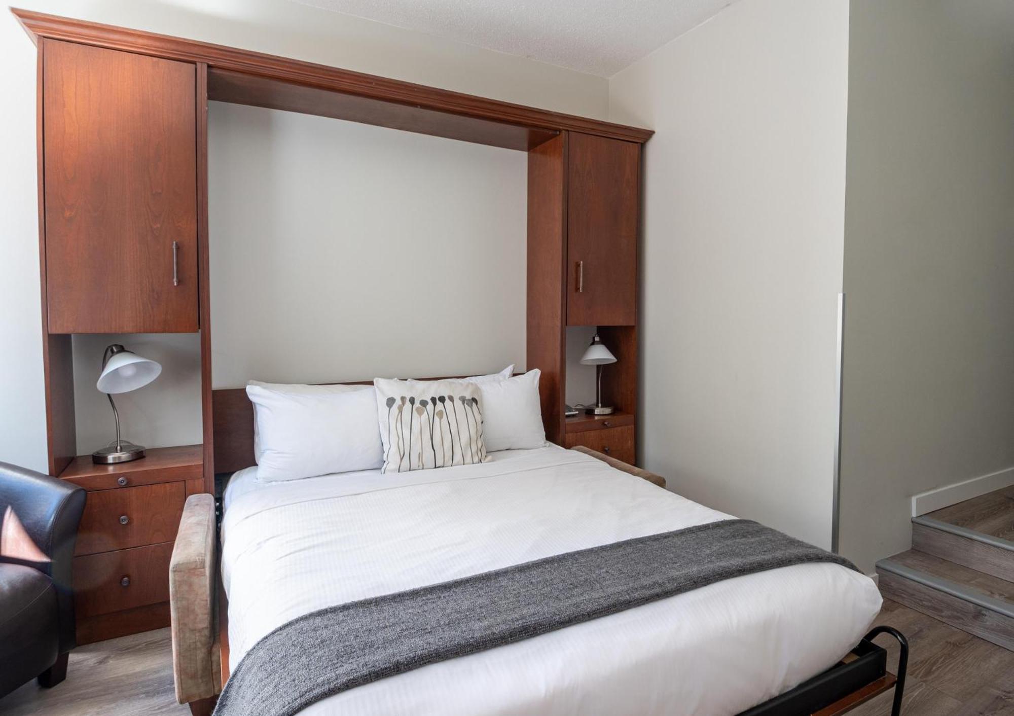 Alpenglow Lodge Family Studio With Murphy Bed By Mva Γουίστλερ Εξωτερικό φωτογραφία
